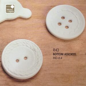 Conf. 24 Bottoni in Gesso bianco assortiti