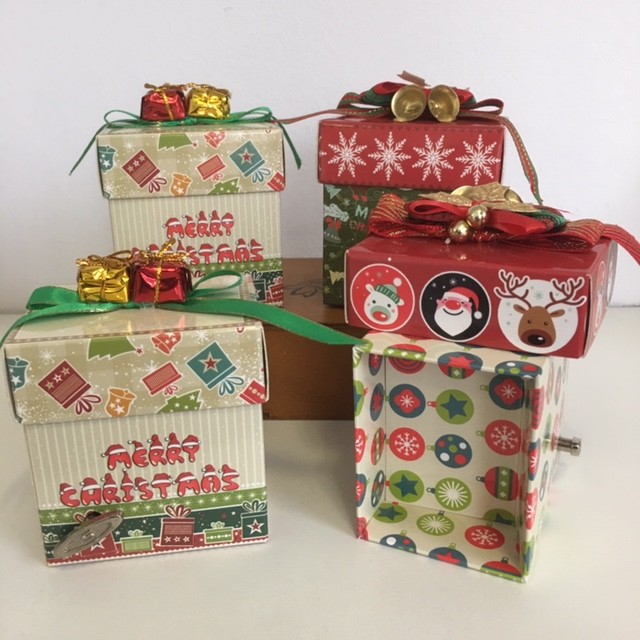 Scatoline portagioie decori Natale  con carillon