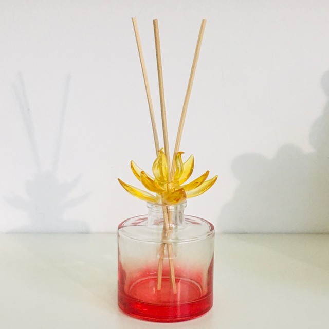 Profumatori in vetro soffiato fiore con bastoncini e scatola regalo