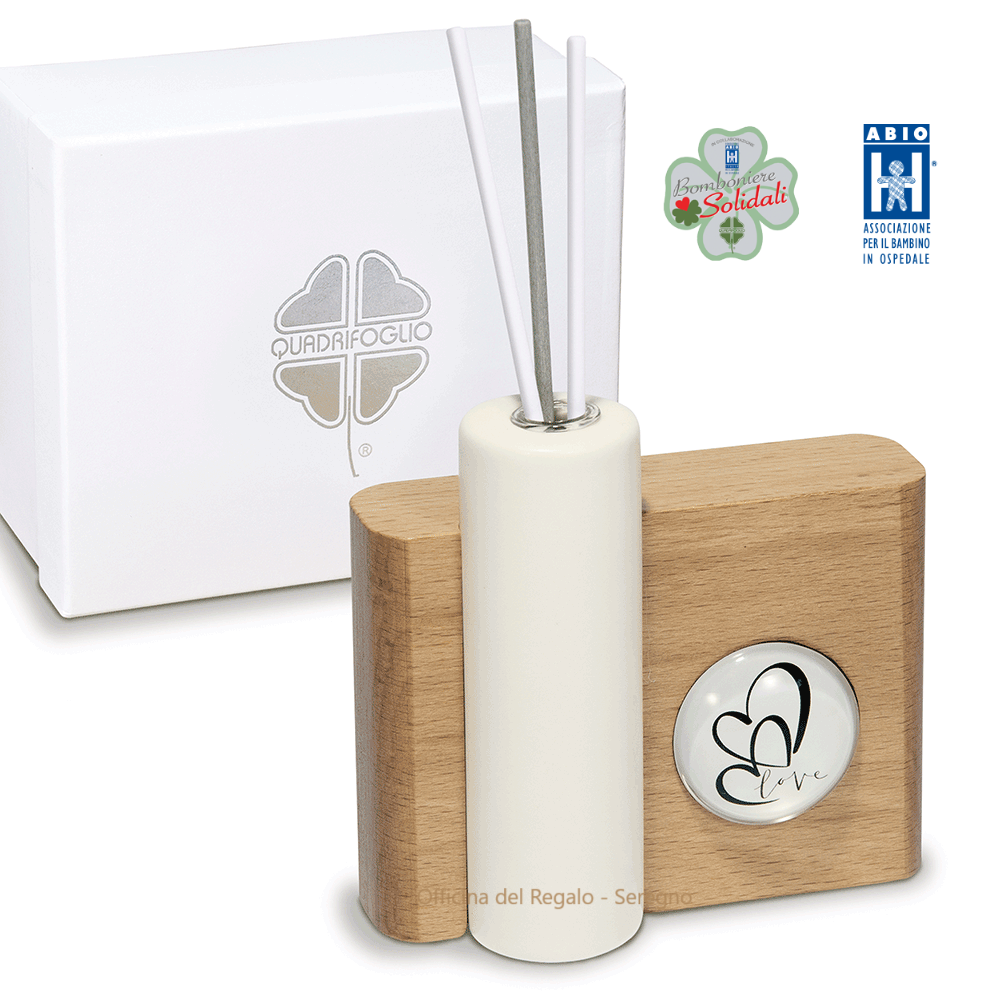 Profumatore in legno bianco con scritta Love e cuori