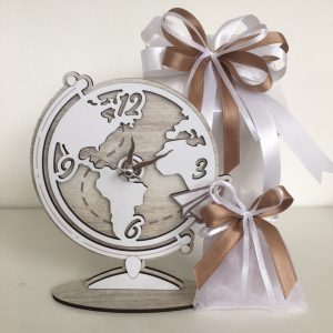Orologio in legno mappamondo