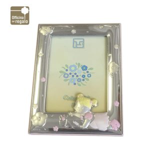 Portafoto in argento lucido e  smaltato rosa con bambina che disegna
