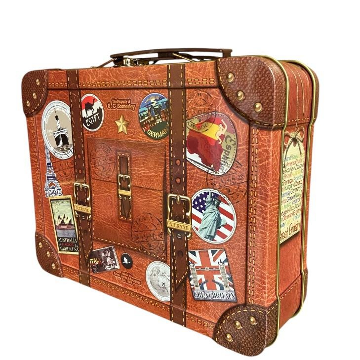 Scatola a forma di valigia con set da viaggio Brandani 1