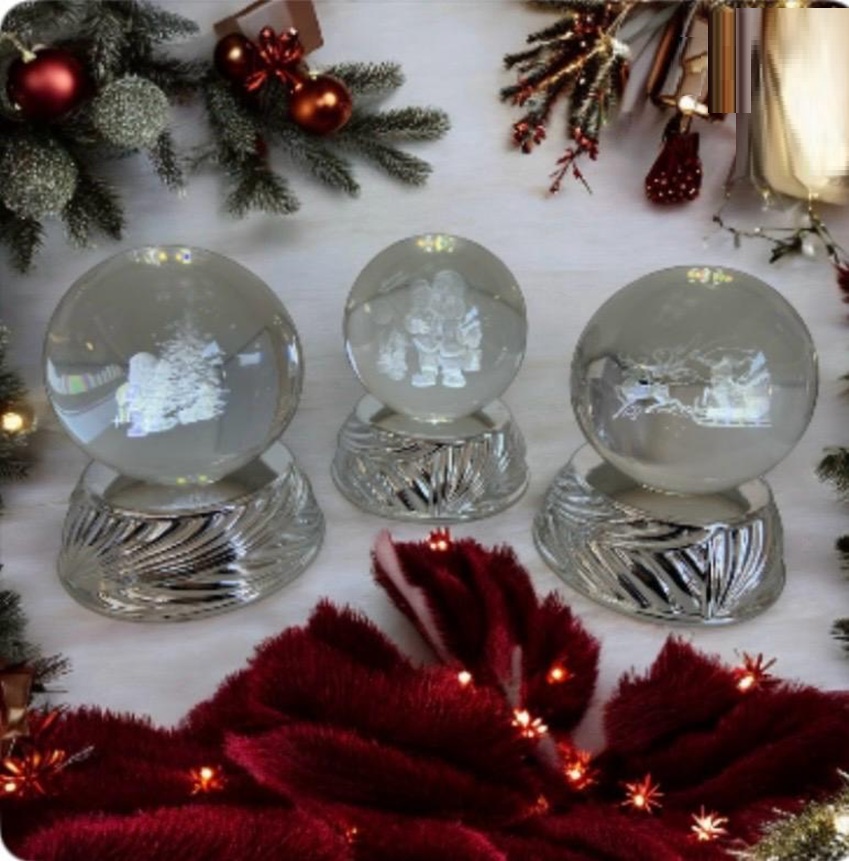 Sfere di Cristallo Natalizie con soggetti natalizi e Luce LED