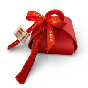 Scatolina Laurea confezionata in ecopelle rossa con nappina rossa