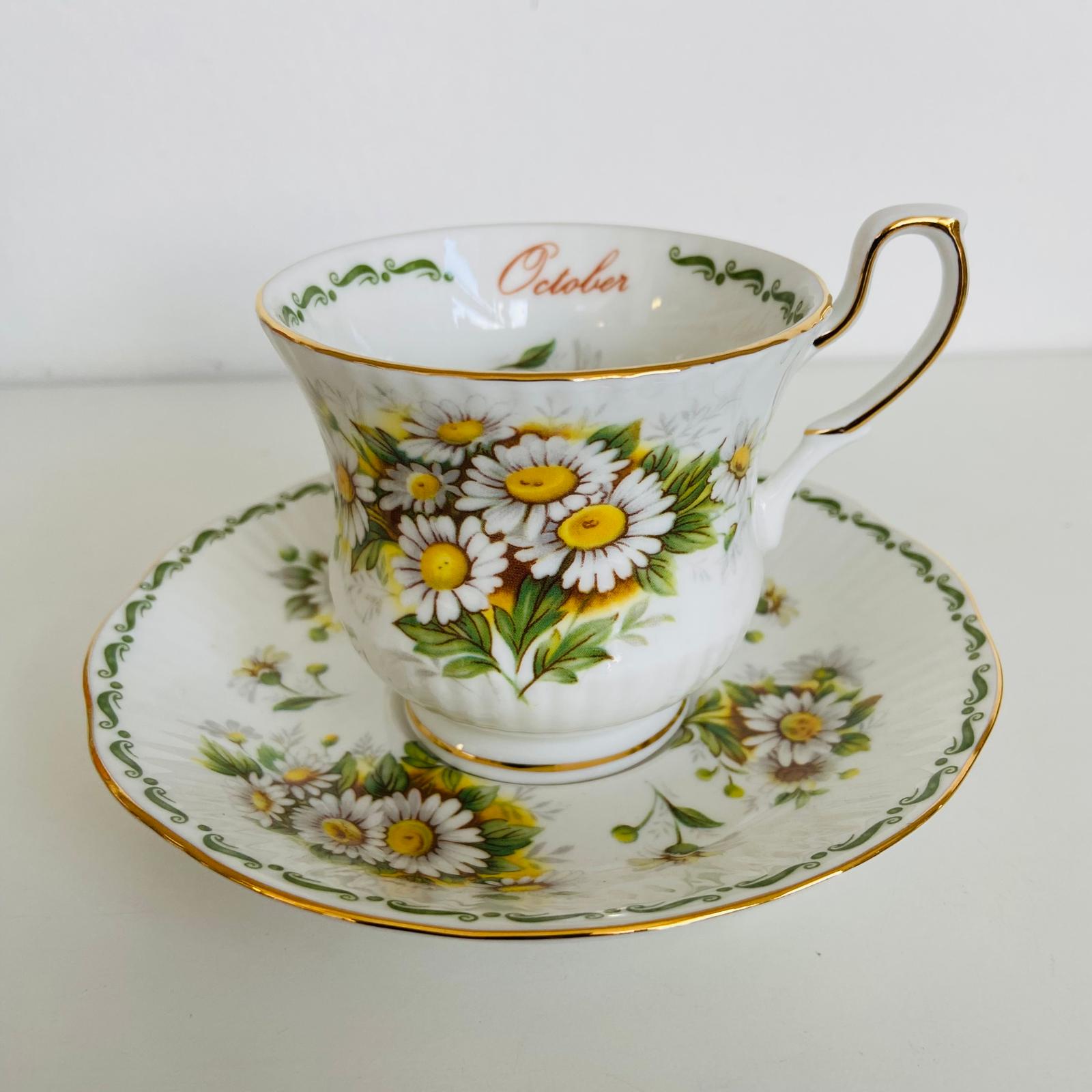 Tazza tè con piatto mese di Ottobre Flower of the Month Queen's